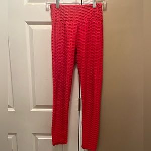 Red tiktok leggings, never worn, size medium